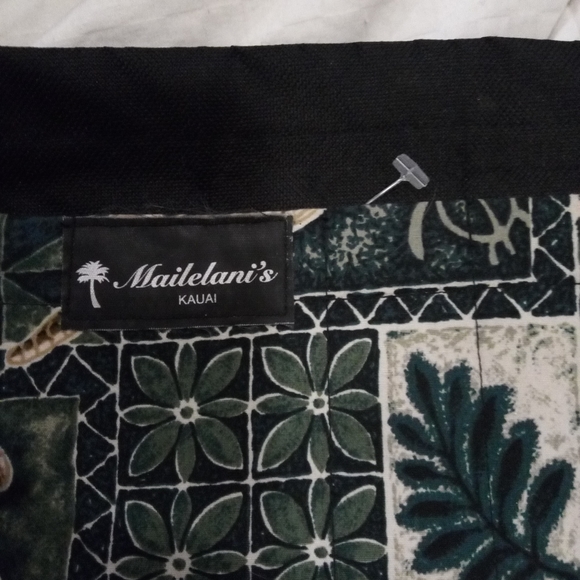 662) 2 womens wallets and 2 Make up bags. Liz Claiborne - Picture 2 of 8